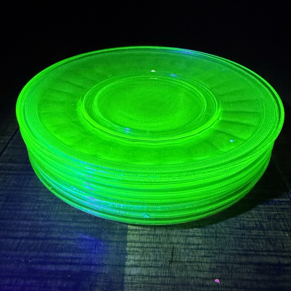 Set of 7 Anchor Hocking Green Uranium Glass Block Optic 7" Salad Plates UV Glow